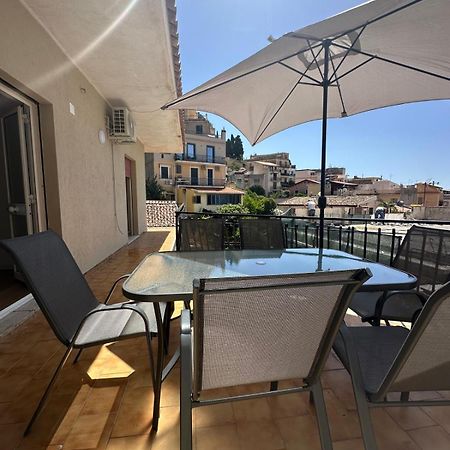 We Home Taormina Center With Parking Exteriör bild