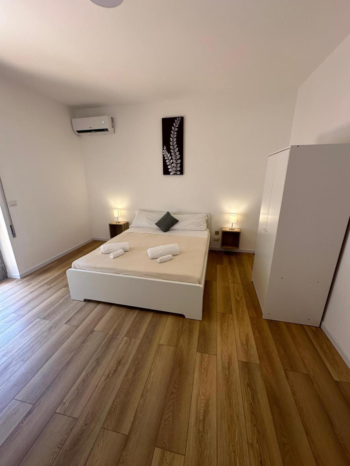 We Home Taormina Center With Parking Exteriör bild