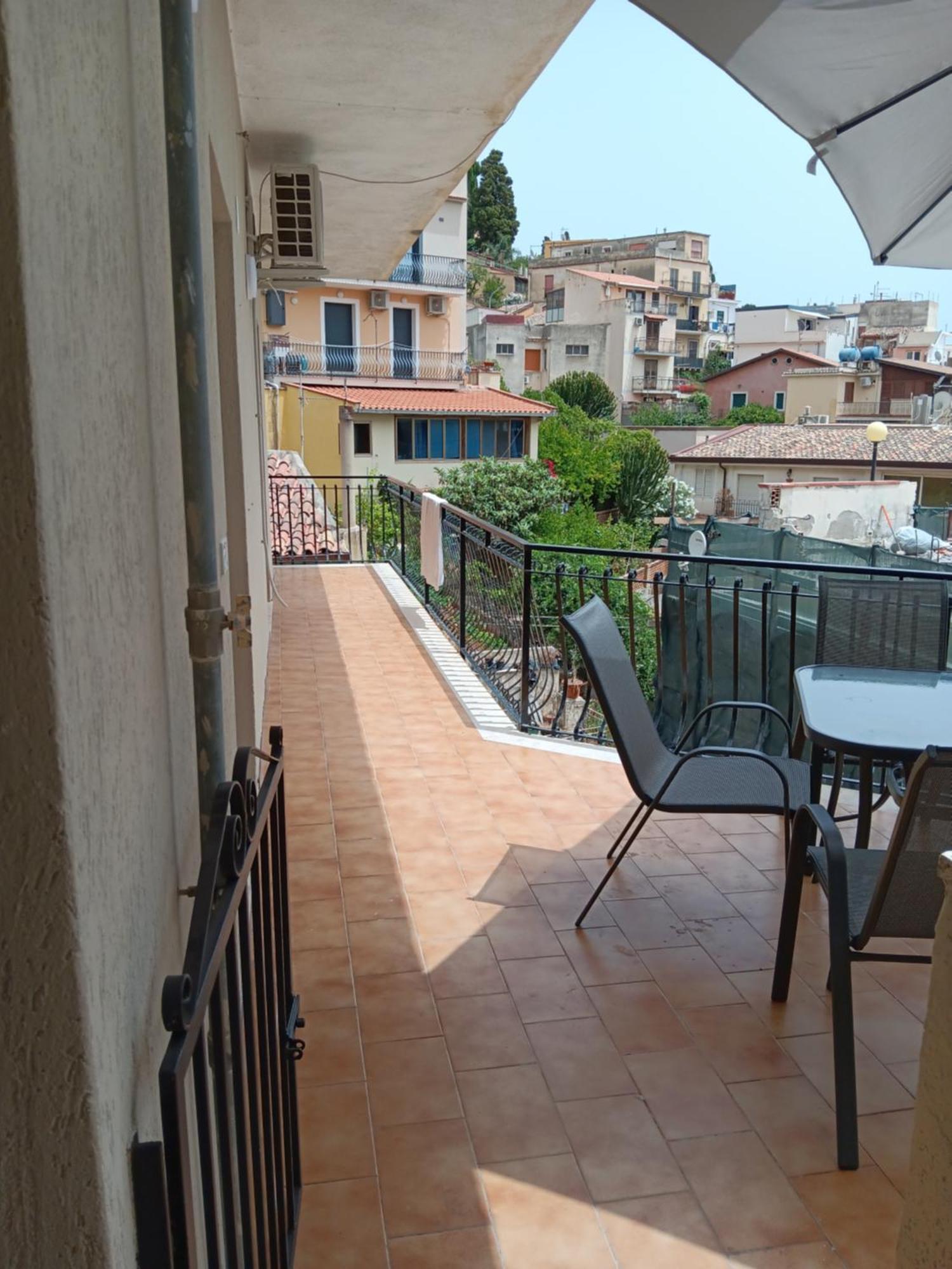 We Home Taormina Center With Parking Exteriör bild